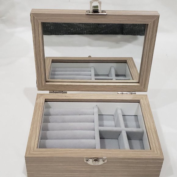 SOLD! Photo insert small jewelry box 6 1/4" x 4 1/2" w/mirror & closure - Picture 4 of 5